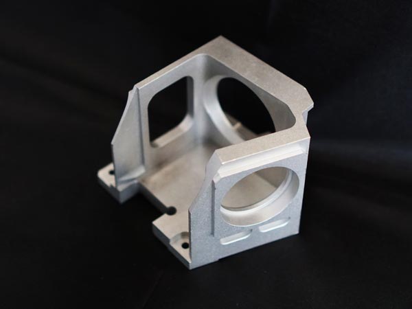 Alesatura-per-componenti-a-modena